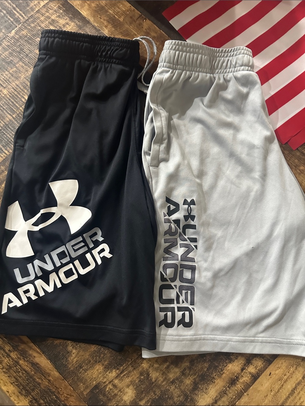 Under Armour Biy’s Performance Shorts - Black & Light Gray